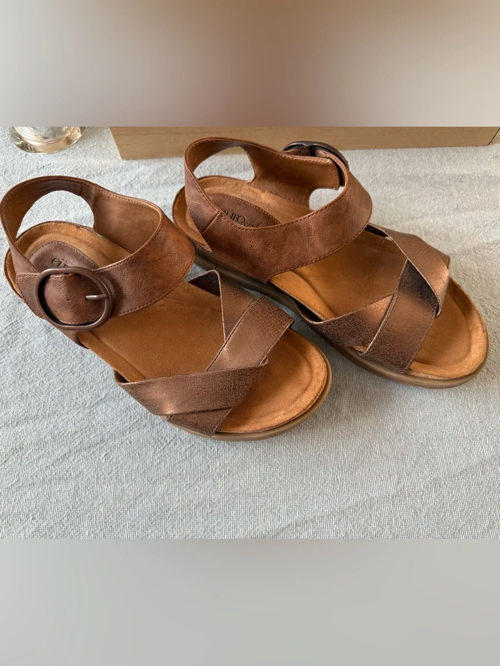 Euro Soft by sofft Women’s Brown Leather Crisscross Sandals with Buckle
